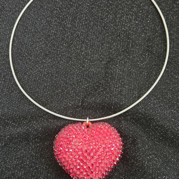Red Crystal Heart Pendant Necklace - Picture 5 of 6